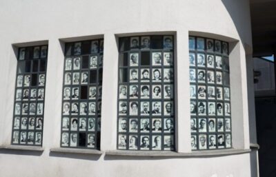 Krakow: Schindler's Factory, Jewish Ghetto & Salt Mine Tour - Walking the Former Jewish Ghetto (Podgórze) and Finding the Remaining Evidence