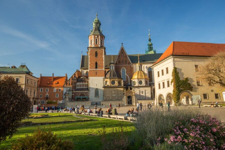 Krakow: Wawel Castle, Cathedral, Salt Mine, and Lunch - Lunch on the calendar: A real Polish break, not an afterthought