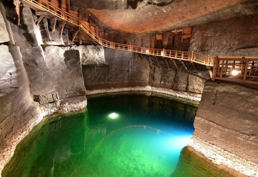 Krakow: Wieliczka Salt Mine Fast-Track Ticket & Guided Tour - What the Wieliczka Salt Mine experience really feels like