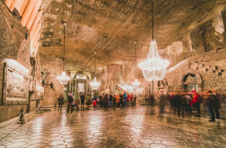 Krakow: Wieliczka Salt Mine Skip-the-Line Live Guided Tour - Tour Flow: 2.5 Hours of Guided Walking, Then the Lift Up